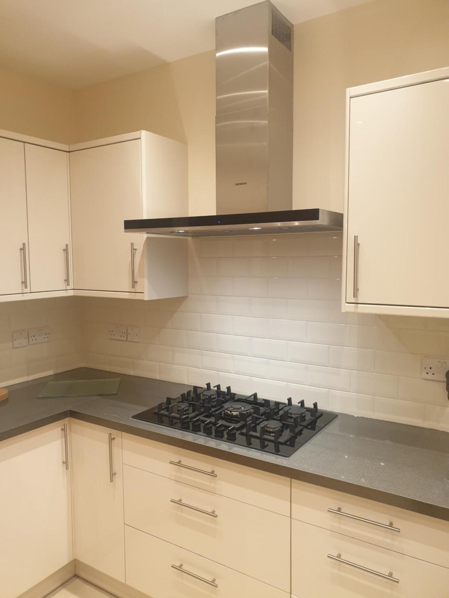 London Luxury Apartments 3 Bedroom Sleeps 8 With 3 Bathrooms 4 Mins Walk To Tube Free Parking イルフォード エクステリア 写真