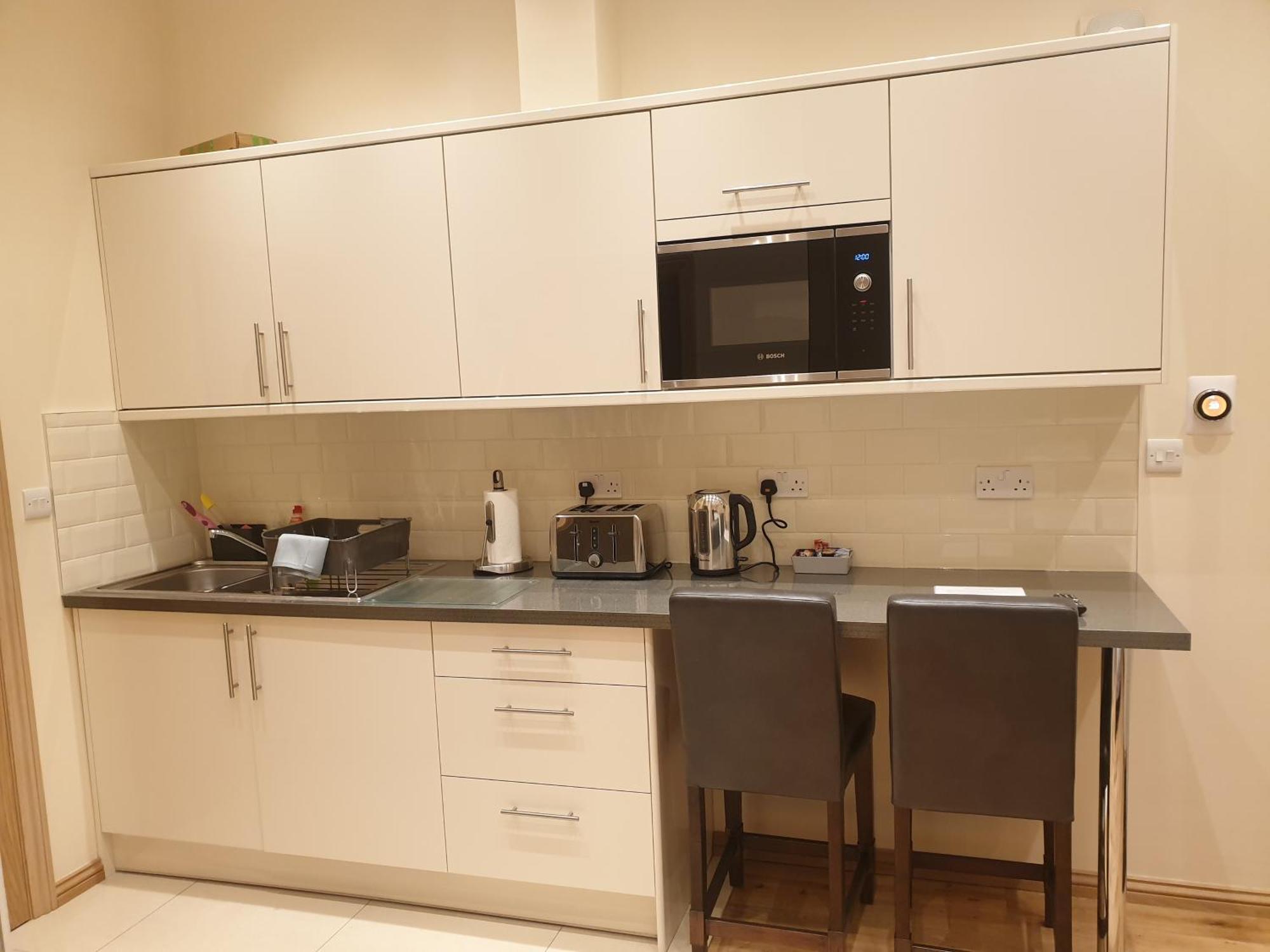 London Luxury Apartments 3 Bedroom Sleeps 8 With 3 Bathrooms 4 Mins Walk To Tube Free Parking イルフォード エクステリア 写真